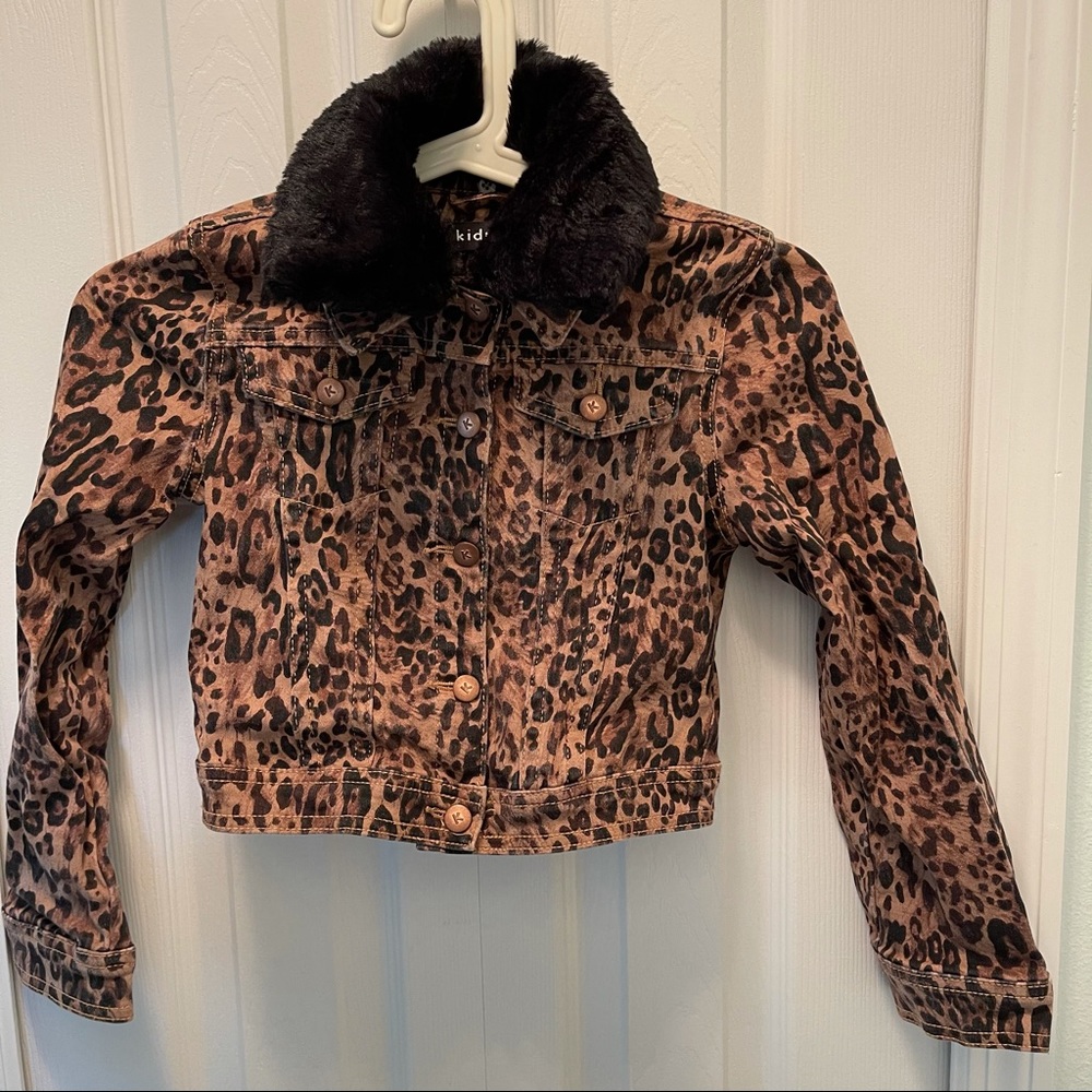 Girl’s leopard jacket with black fur. NWOT. Sz 7/8